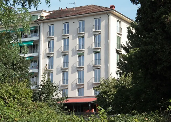 Lausanne hotels near Montbenon
