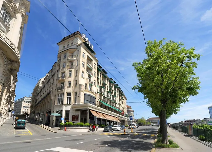 Lausanne hotels near Palais de Rumine