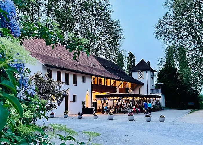 Cudrefin Hotels