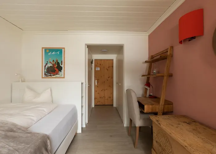 St. Moritz hotels near Badkirche
