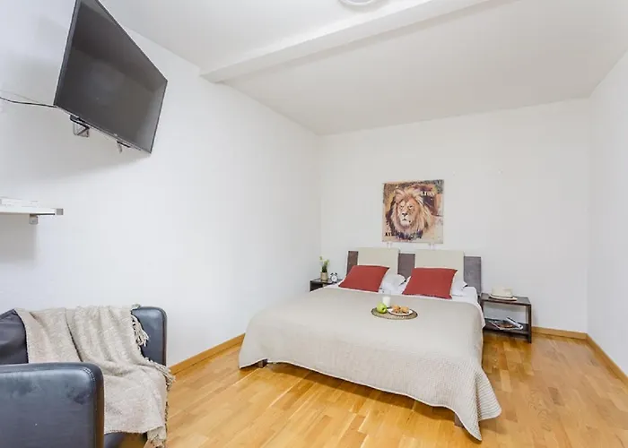 Swiss Star Guesthouse Oerlikon - Contactless Self Check-In Zurich